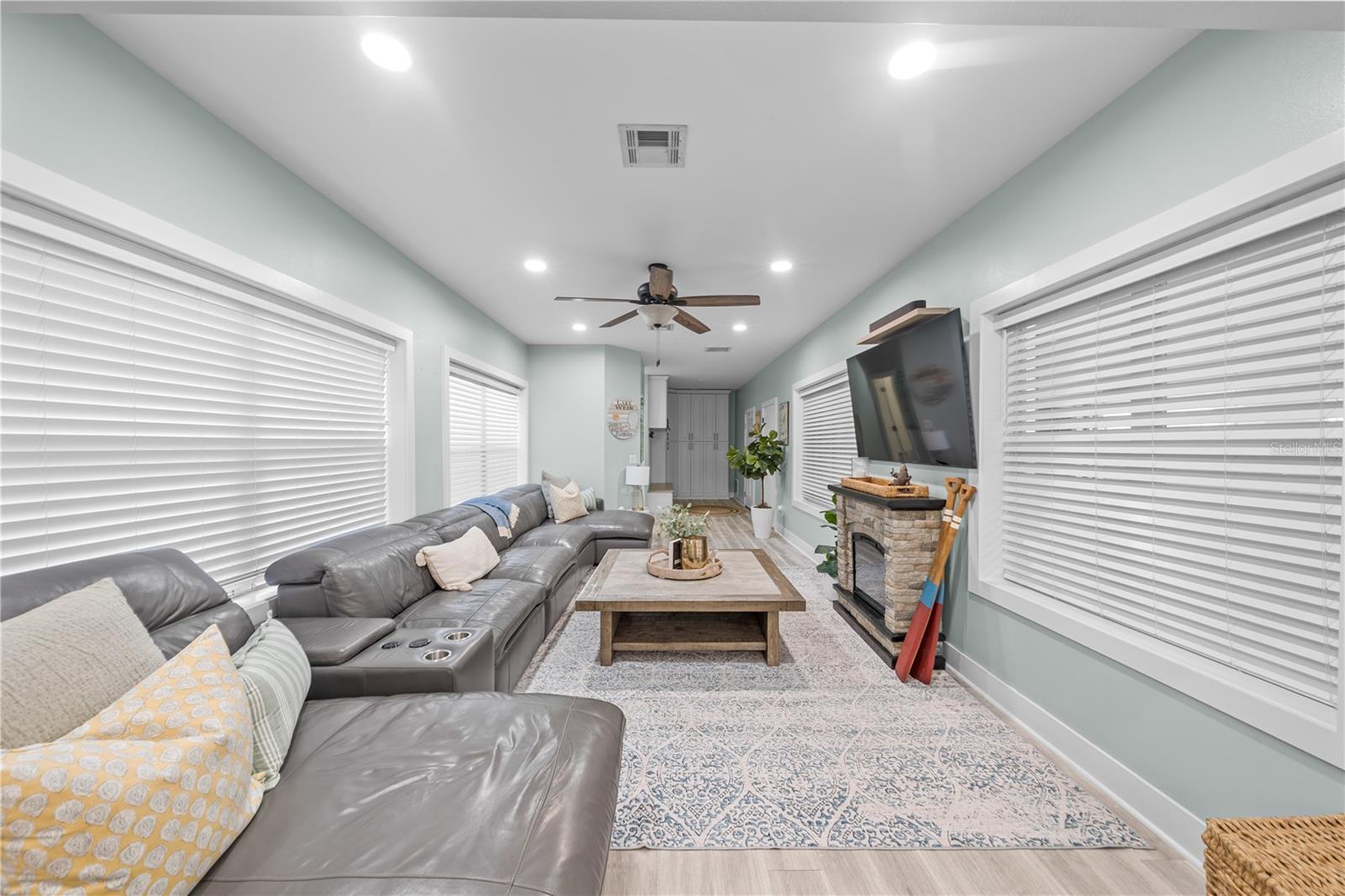 Image 10 of 95 For 15340 140th Avenue Road