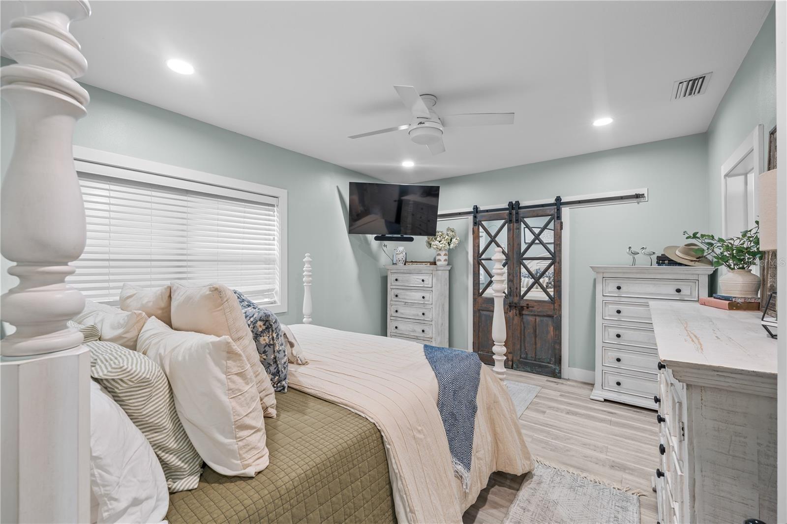 Image 18 of 95 For 15340 140th Avenue Road