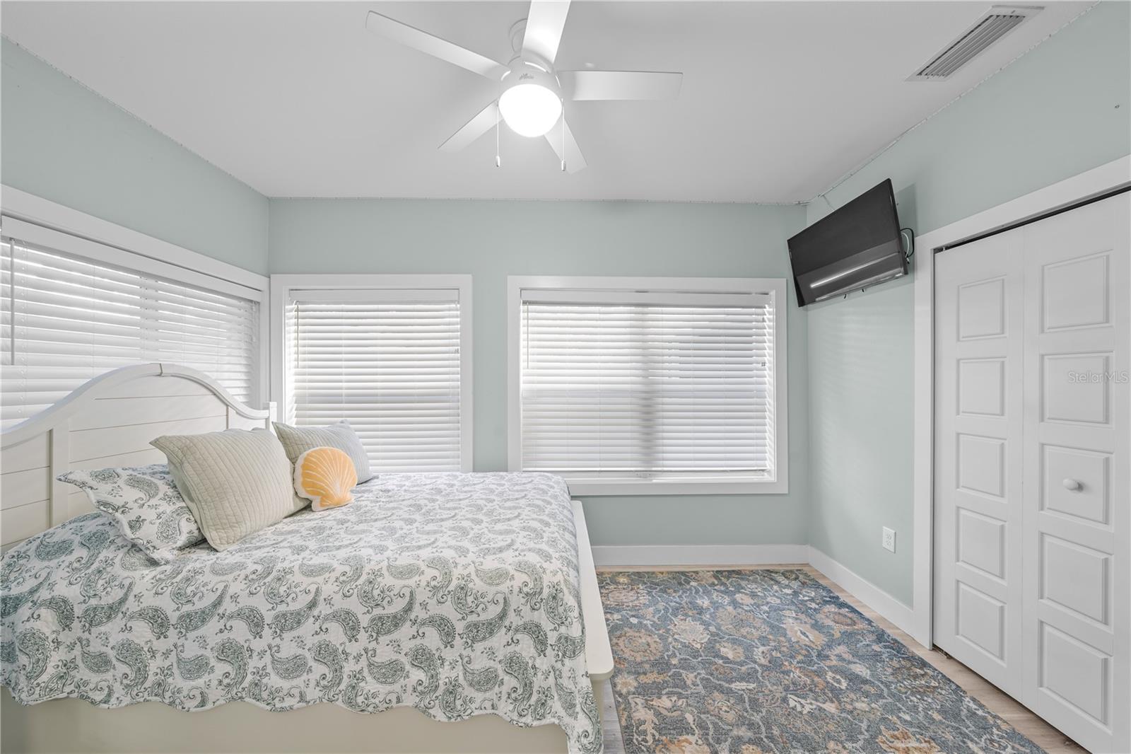 Image 28 of 95 For 15340 140th Avenue Road