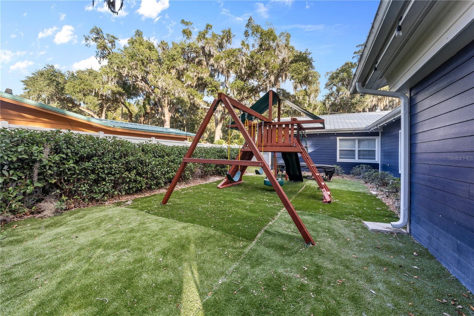 Image 61 of 95 For 15340 140th Avenue Road