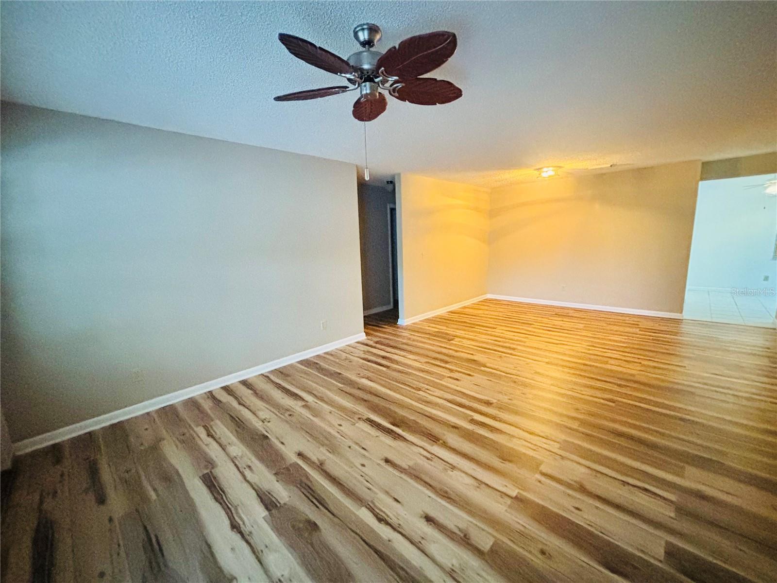 Image 4 of 23 For 8431 90th Lane E