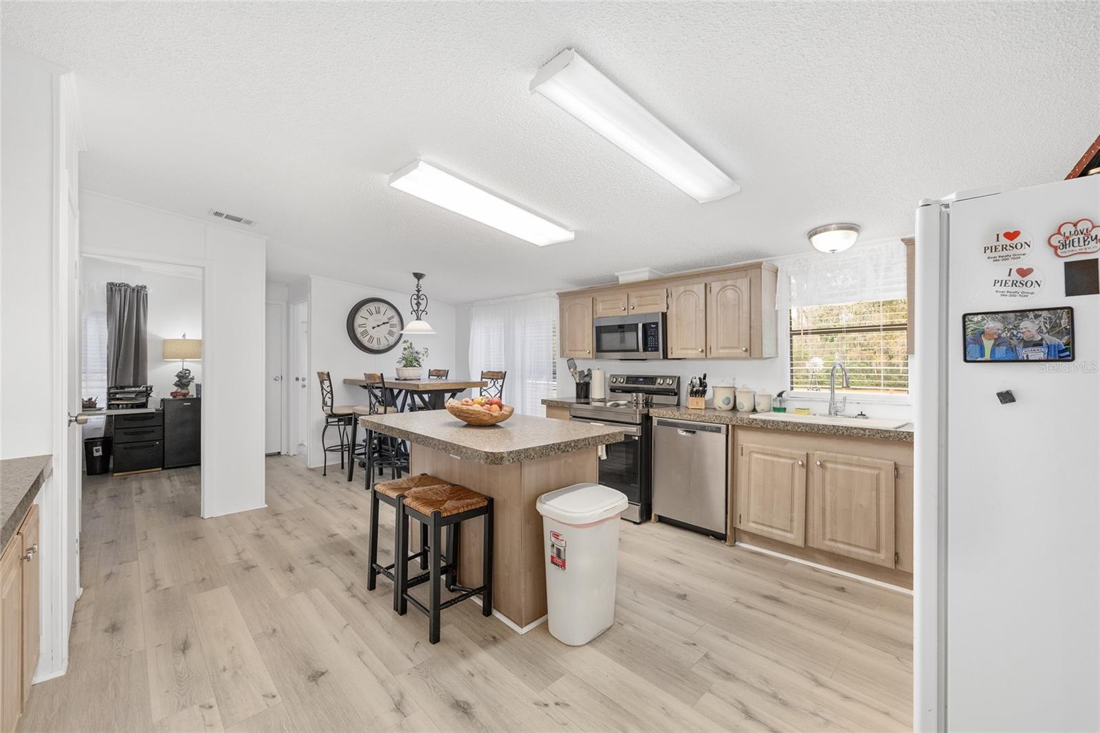 Image 8 of 44 For 16254 165th Street