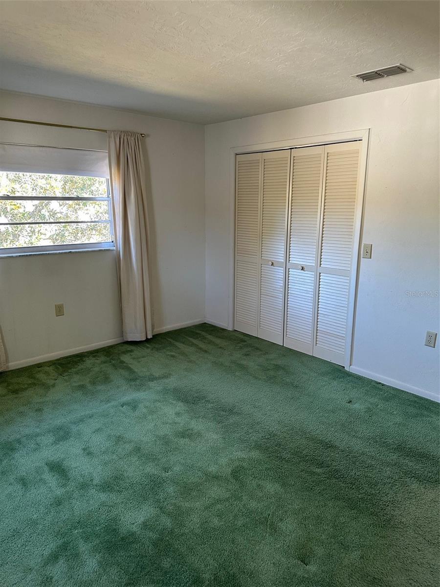 Listing photo id 12 for 200 Desoto Street