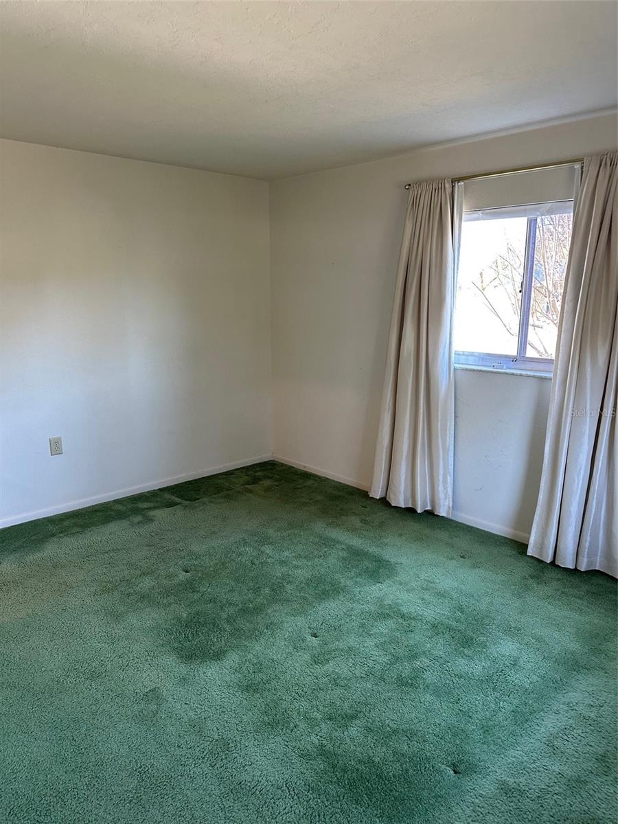 Listing photo id 14 for 200 Desoto Street