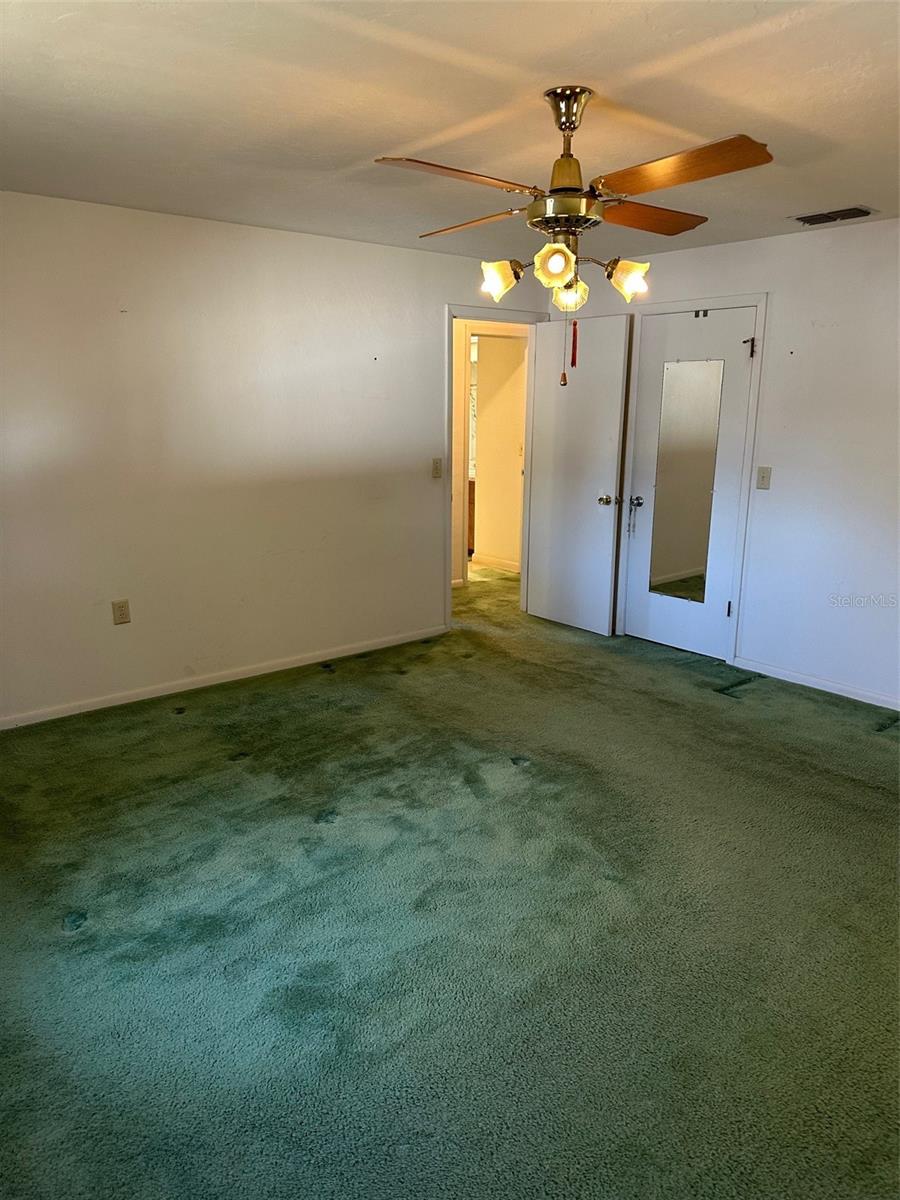 Listing photo id 17 for 200 Desoto Street