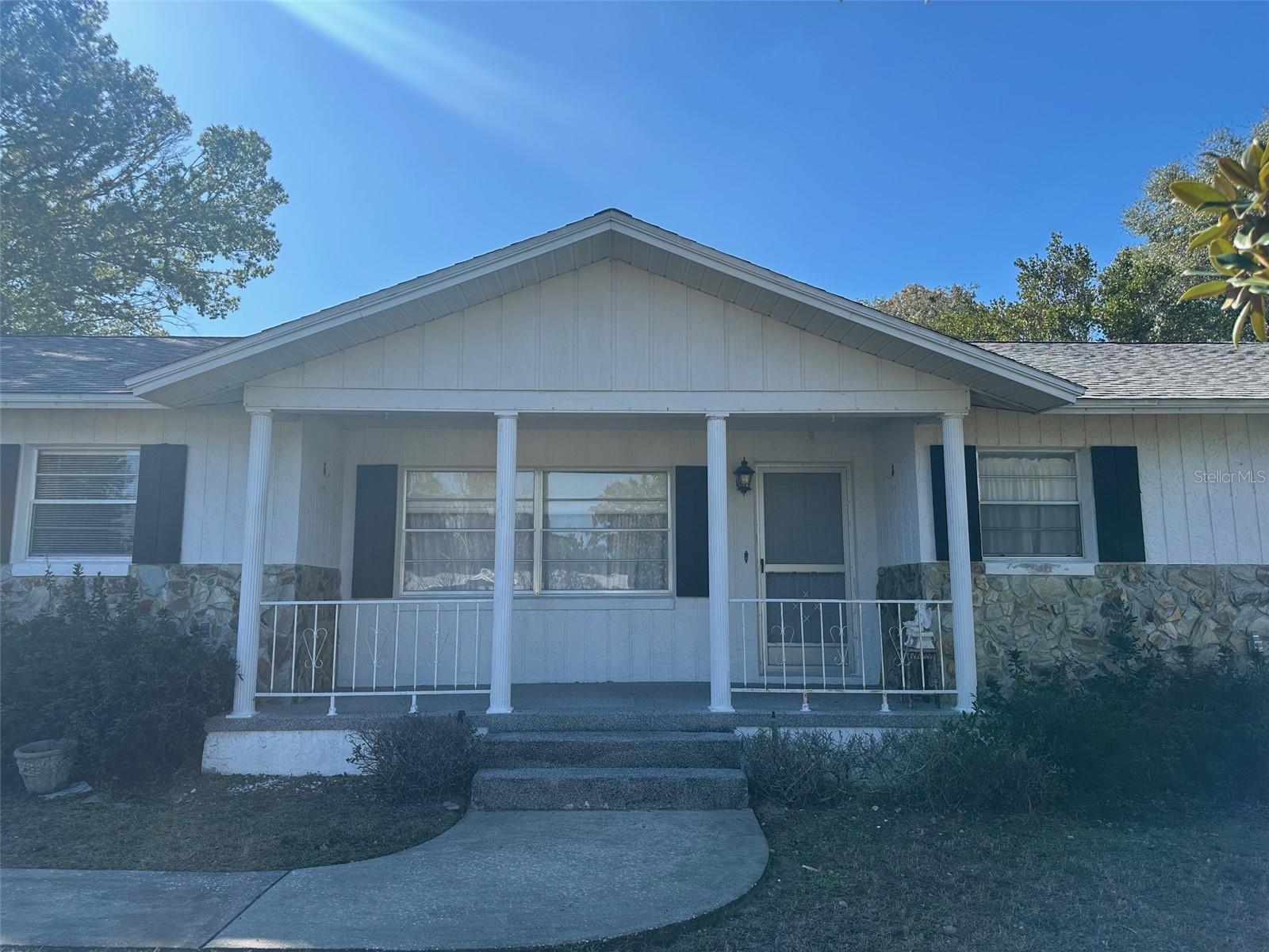 Listing photo id 0 for 200 Desoto Street