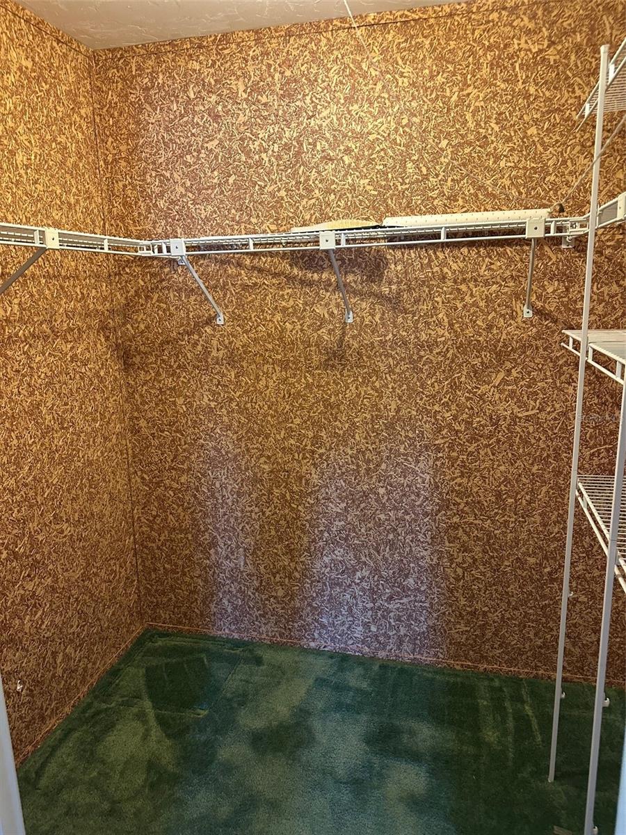 Listing photo id 21 for 200 Desoto Street