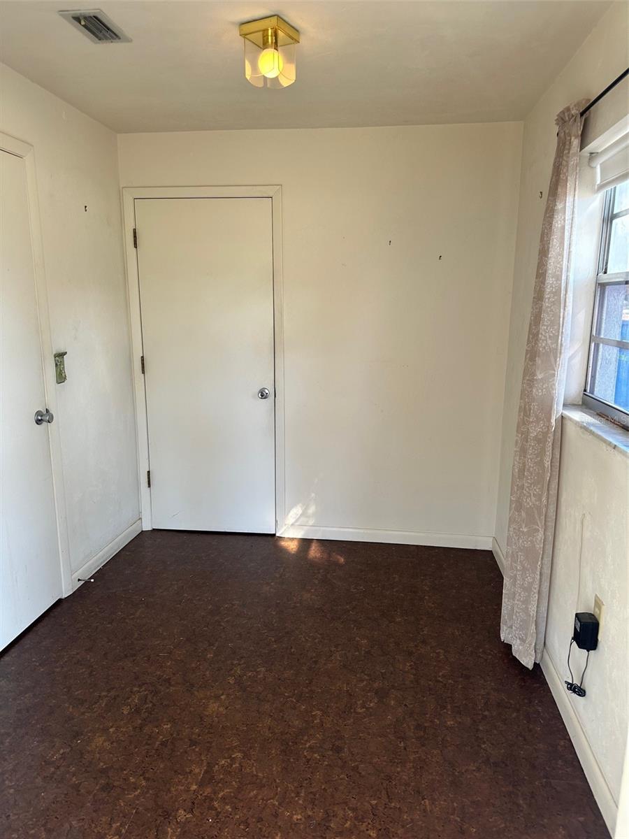 Listing photo id 28 for 200 Desoto Street