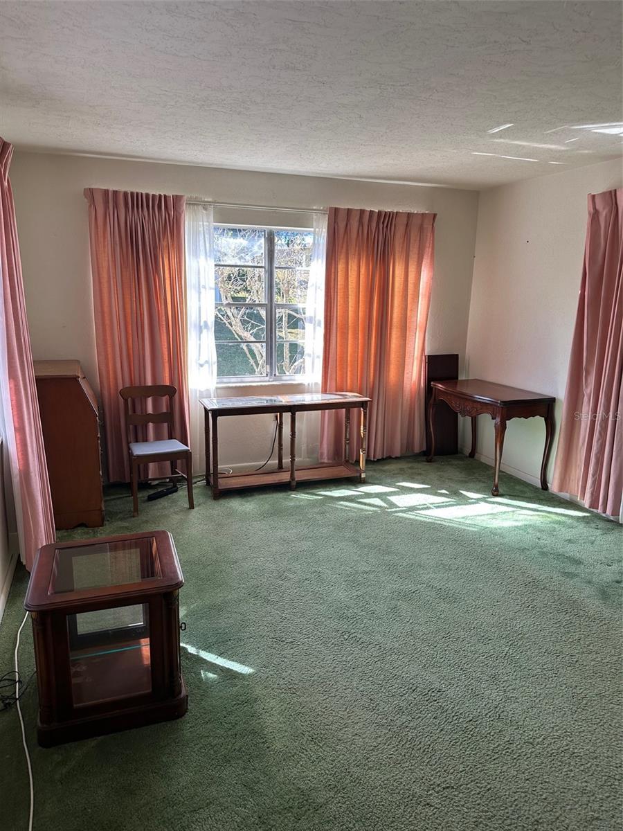 Listing photo id 5 for 200 Desoto Street