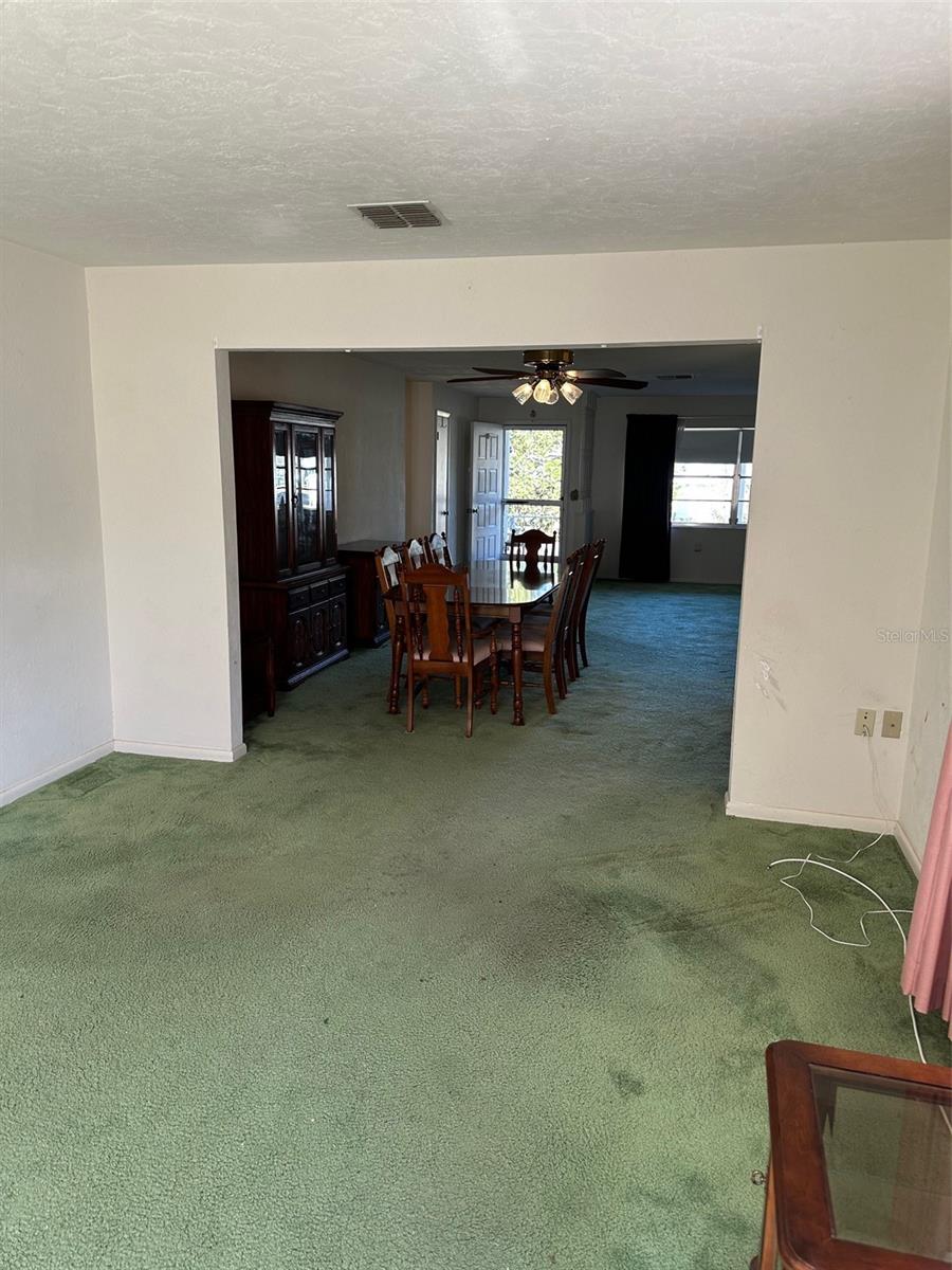 Listing photo id 6 for 200 Desoto Street