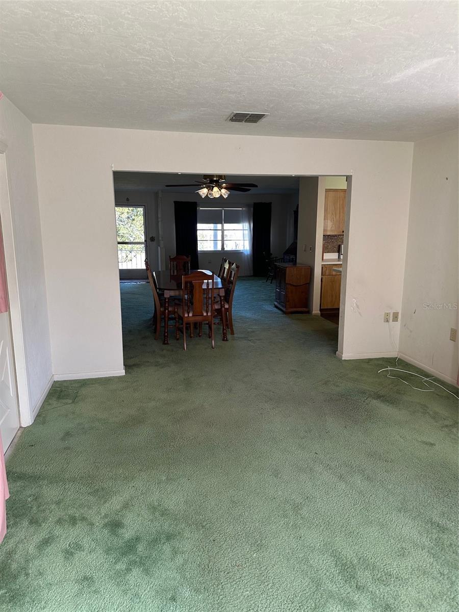 Listing photo id 7 for 200 Desoto Street