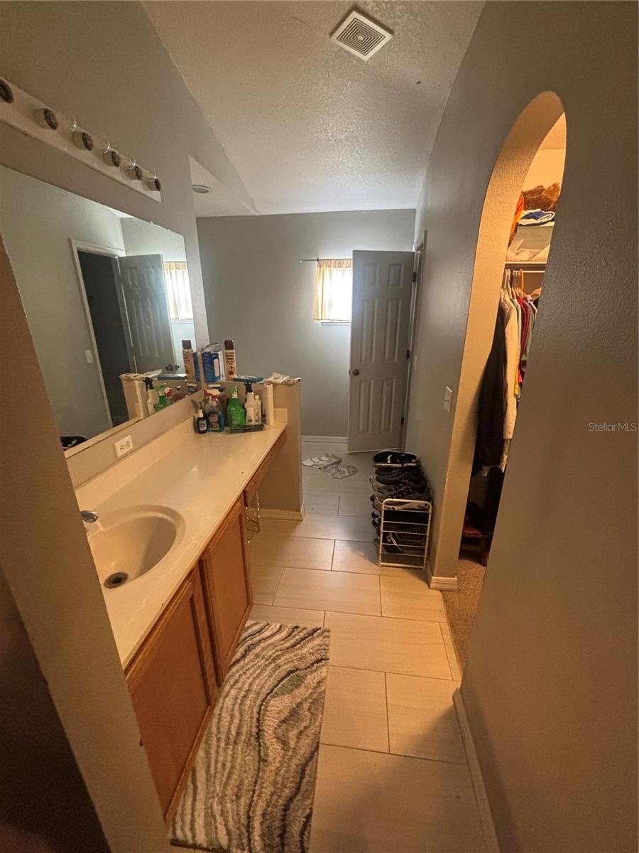 Image 15 of 20 For 86 Juniper Loop Circle