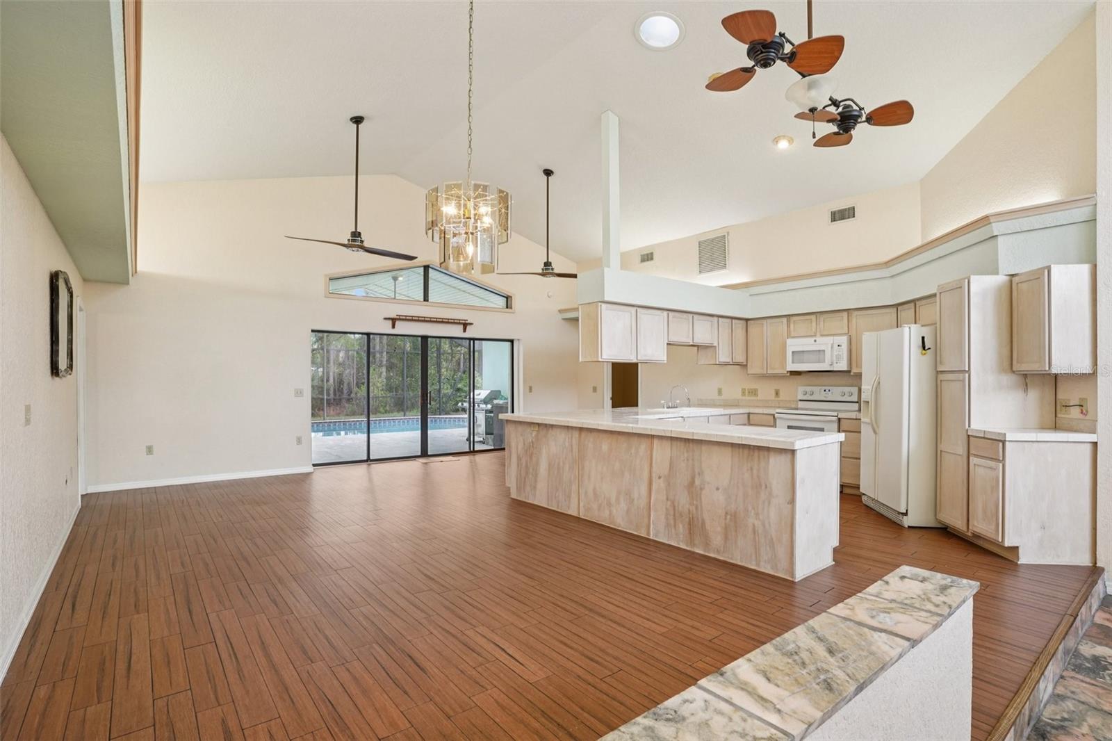 Image 12 of 49 For 18628 53rd Place