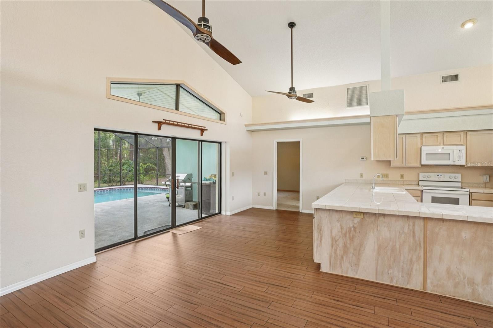 Image 14 of 49 For 18628 53rd Place