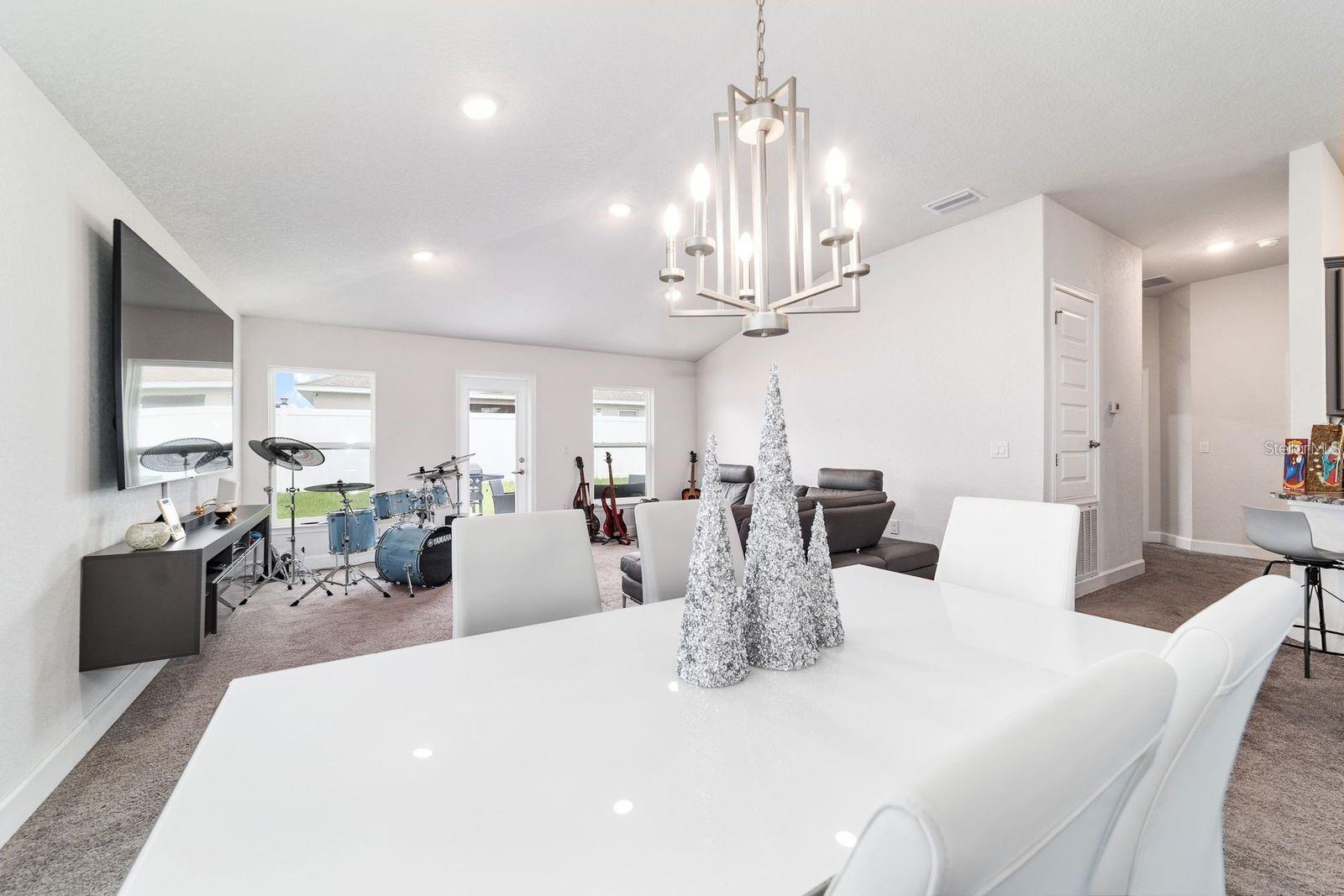 Image 16 of 51 For 4427 2nd Court