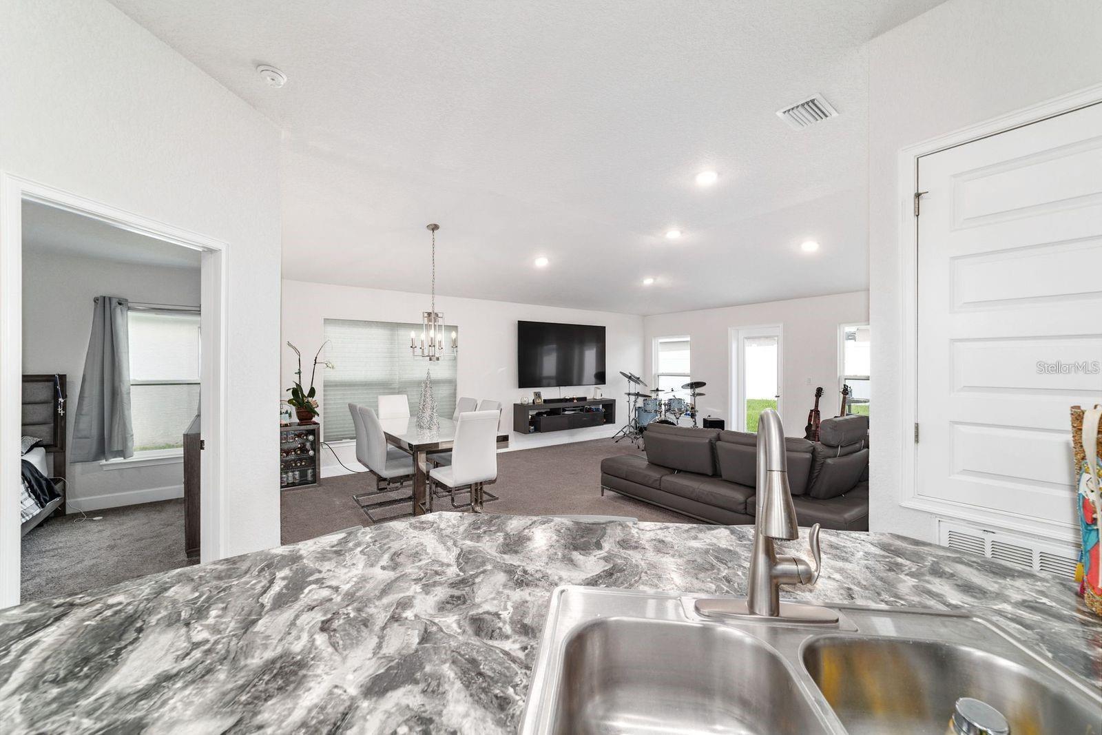 Image 19 of 51 For 4427 2nd Court