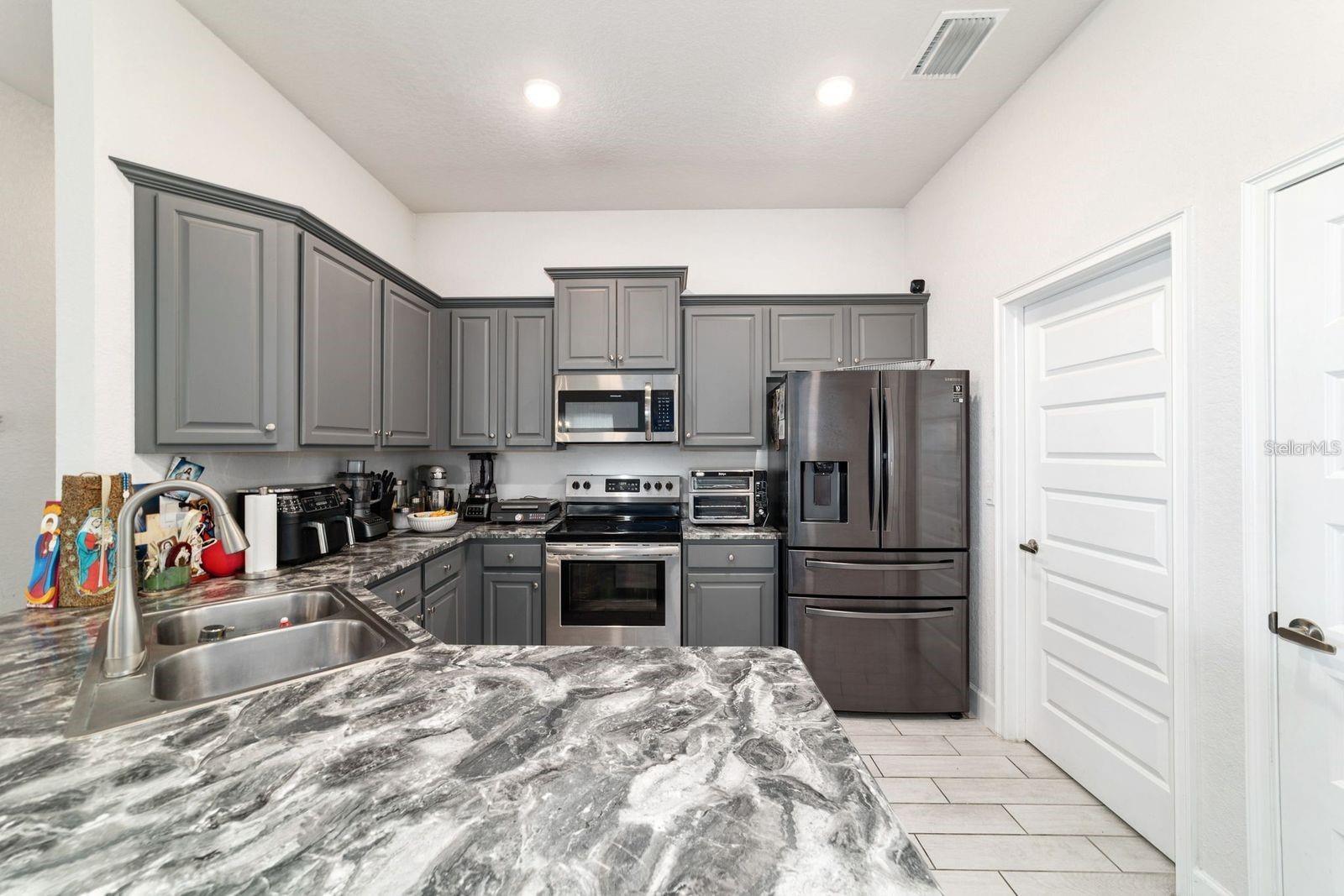 Image 24 of 51 For 4427 2nd Court