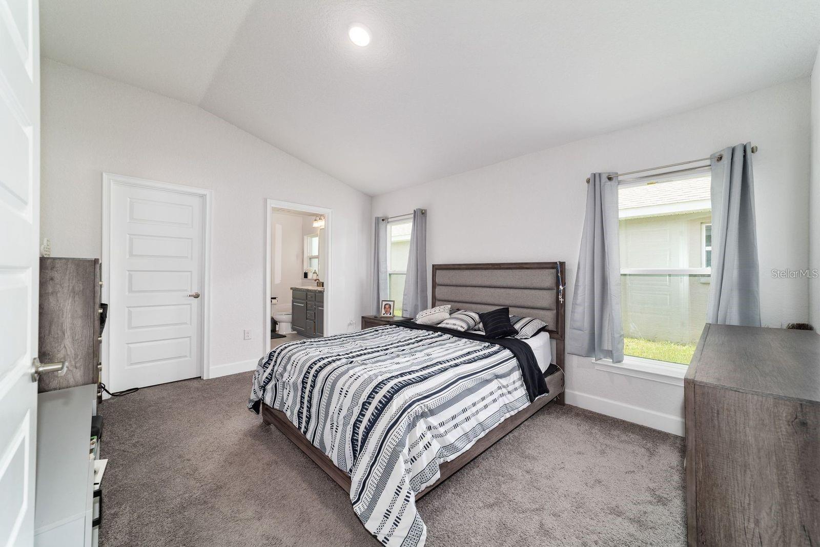 Image 27 of 51 For 4427 2nd Court