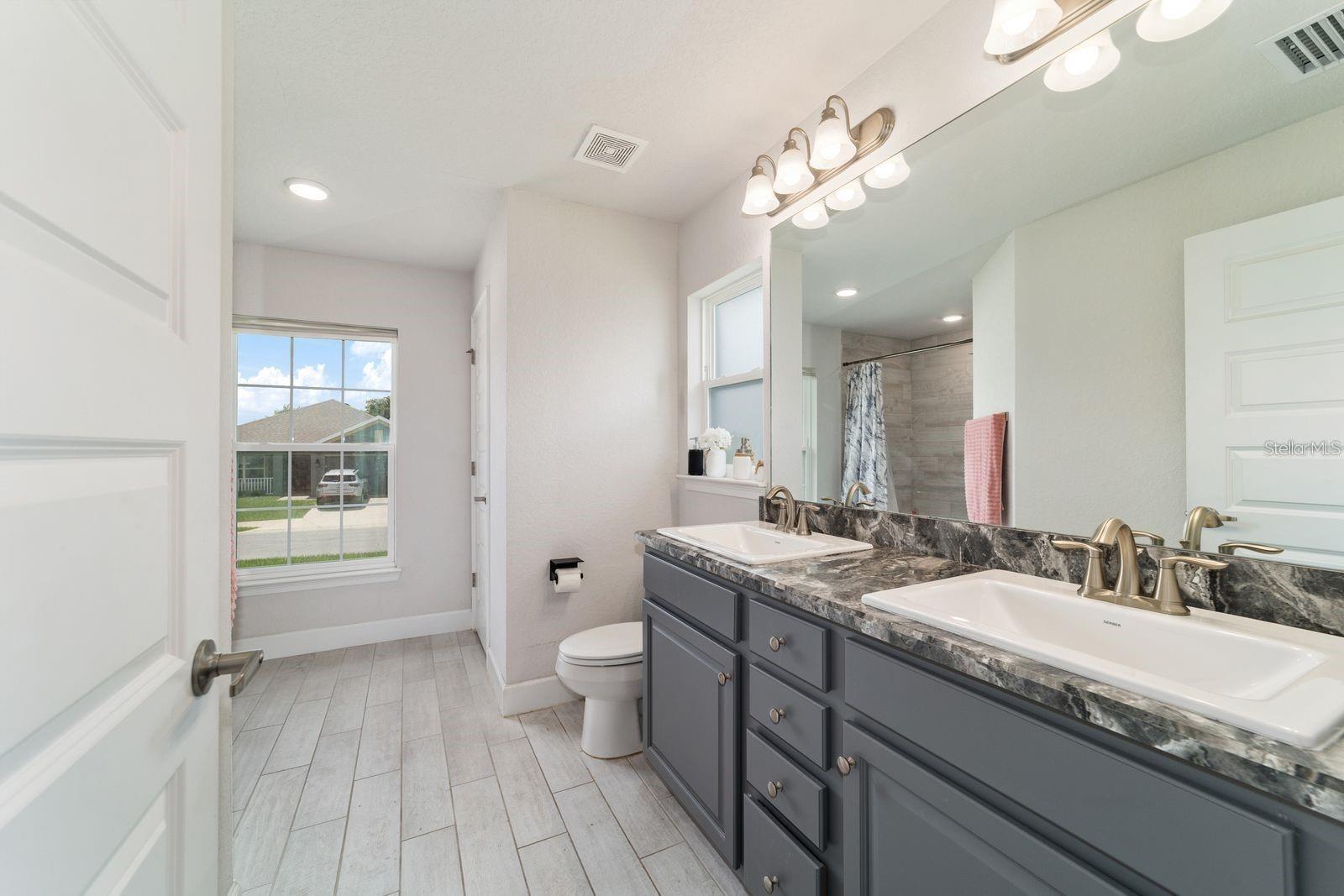 Image 30 of 51 For 4427 2nd Court