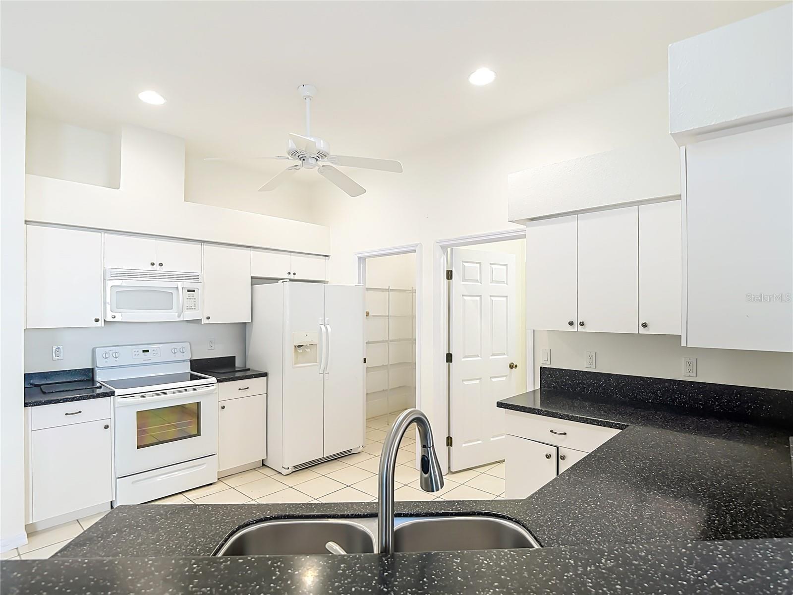 Image 9 of 40 For 12200 Putter Green Court