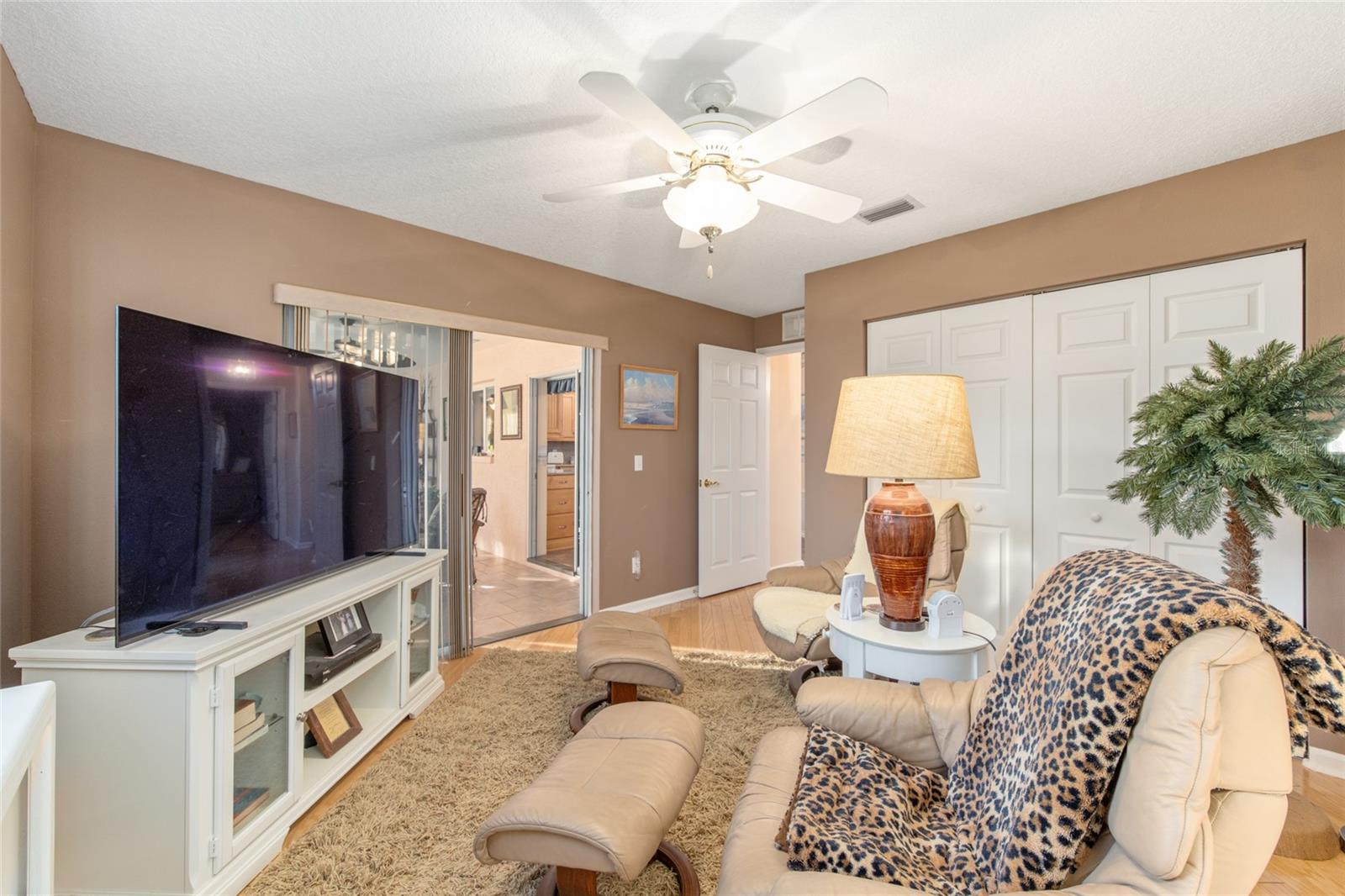 Image 41 of 60 For 5146 21st Loop