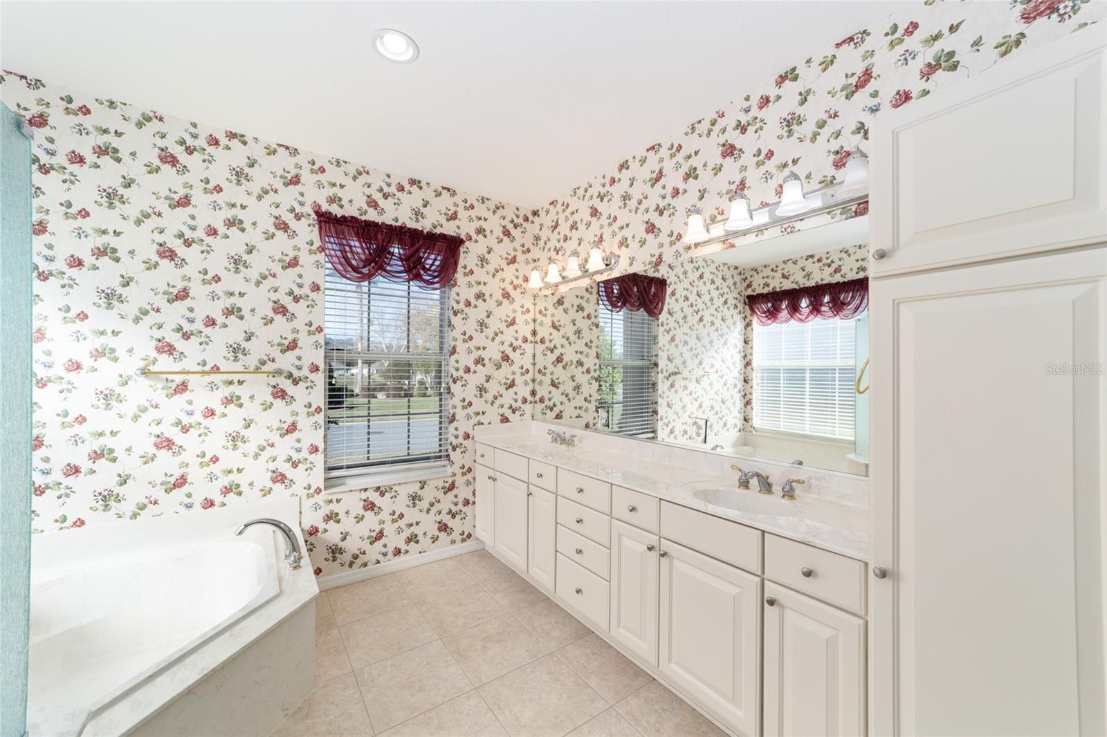 Image 32 of 81 For 13103 86th Court