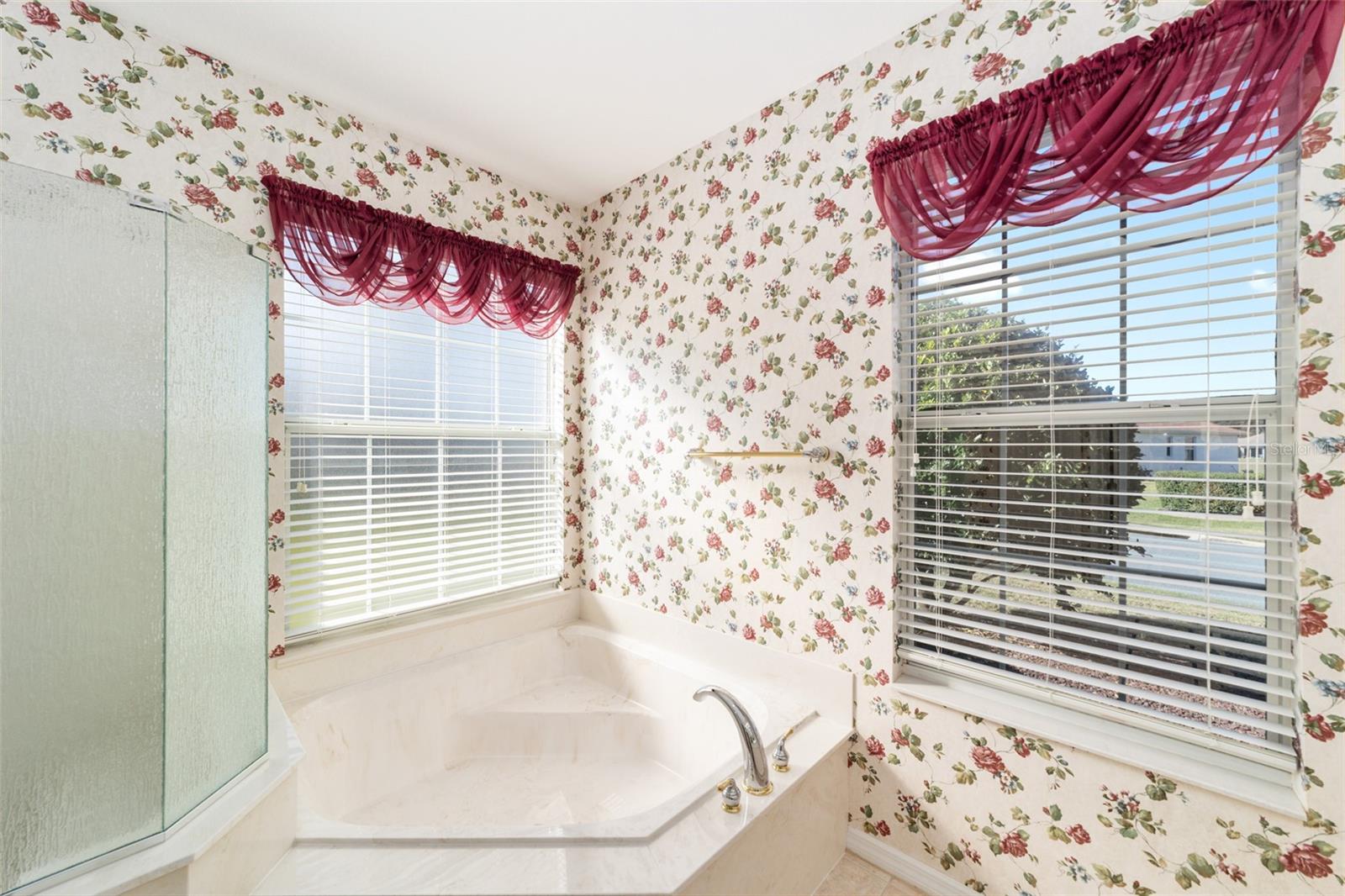 Image 33 of 81 For 13103 86th Court