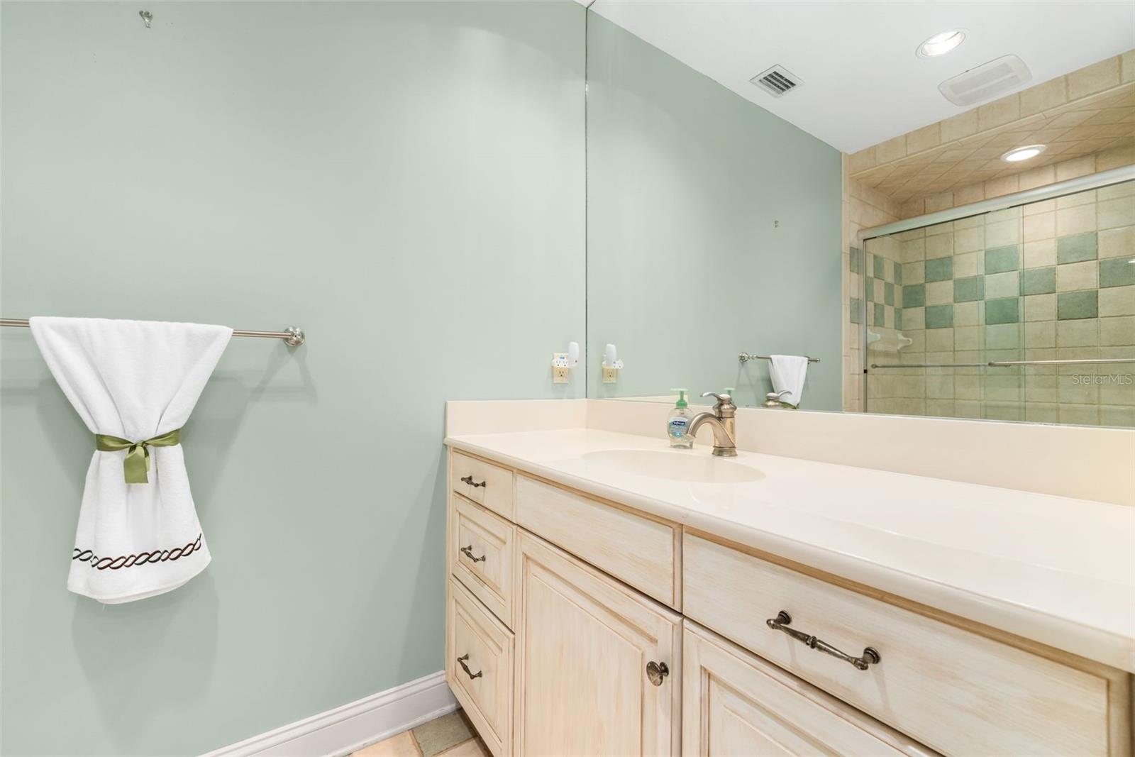 Image 46 of 87 For 1248 37th Place Road