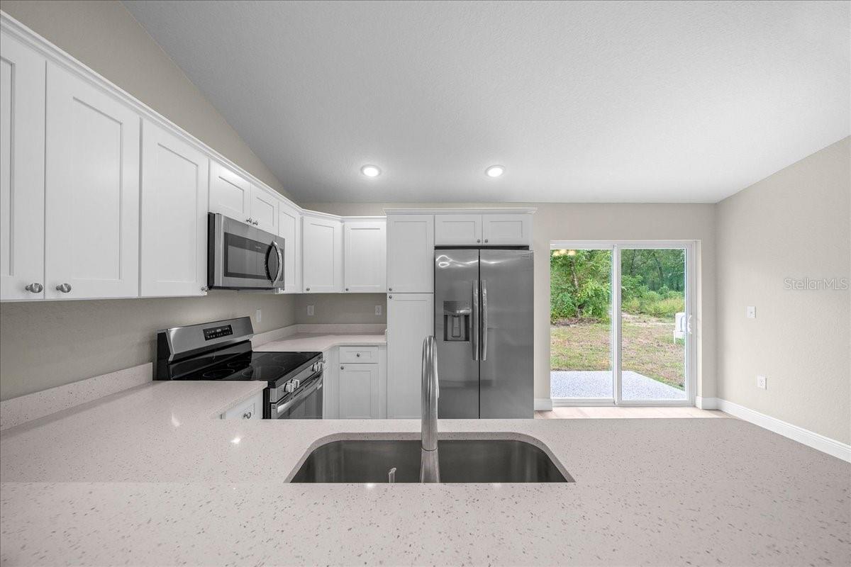 Image 12 of 32 For 10320 126 Lane