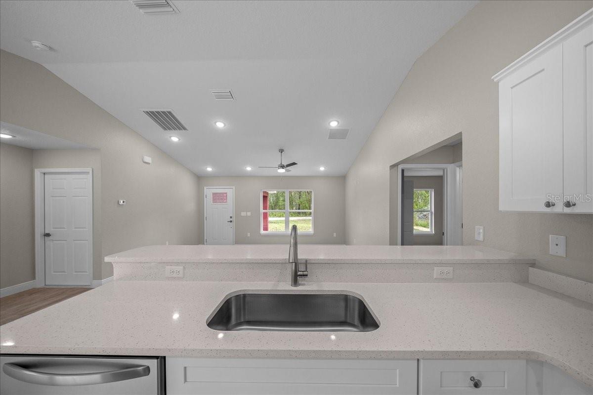 Image 13 of 32 For 10320 126 Lane