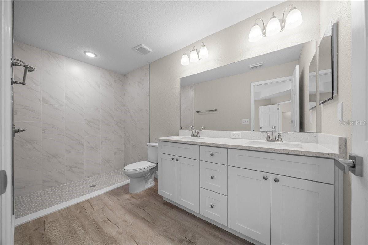 Image 17 of 32 For 10320 126 Lane