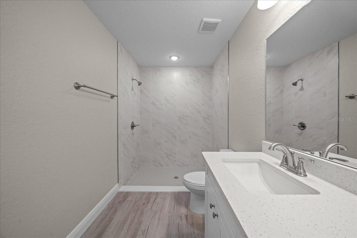 Image 19 of 32 For 10320 126 Lane