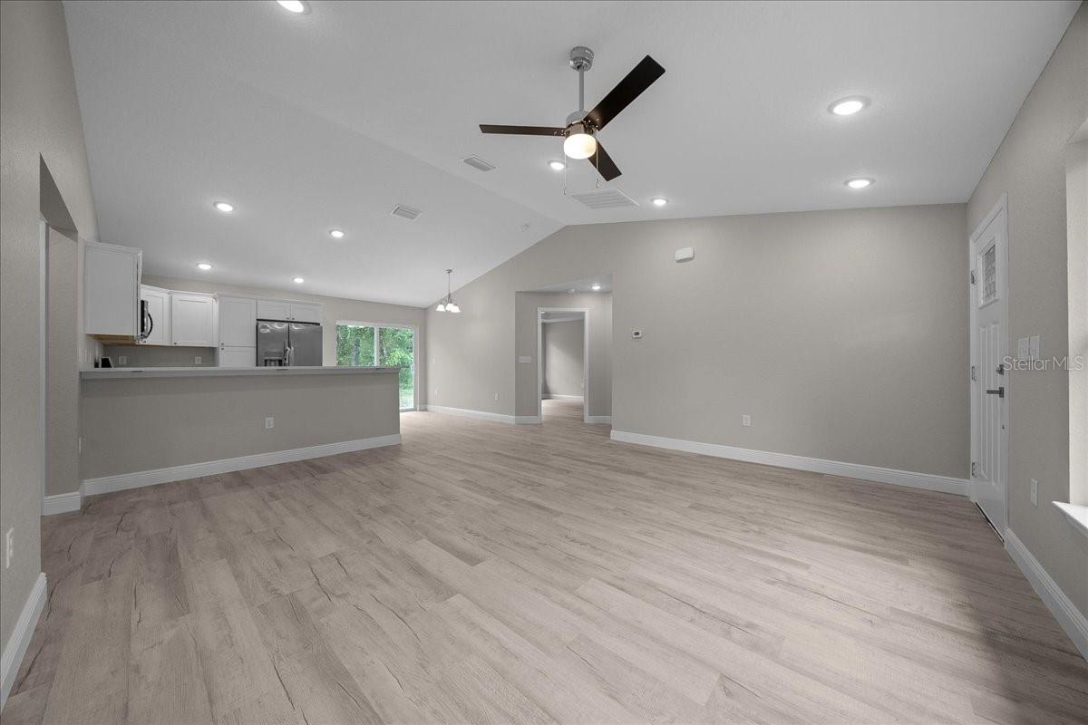 Image 4 of 32 For 10320 126 Lane