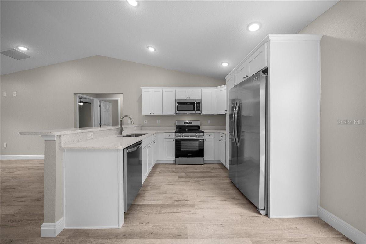 Image 9 of 32 For 10320 126 Lane