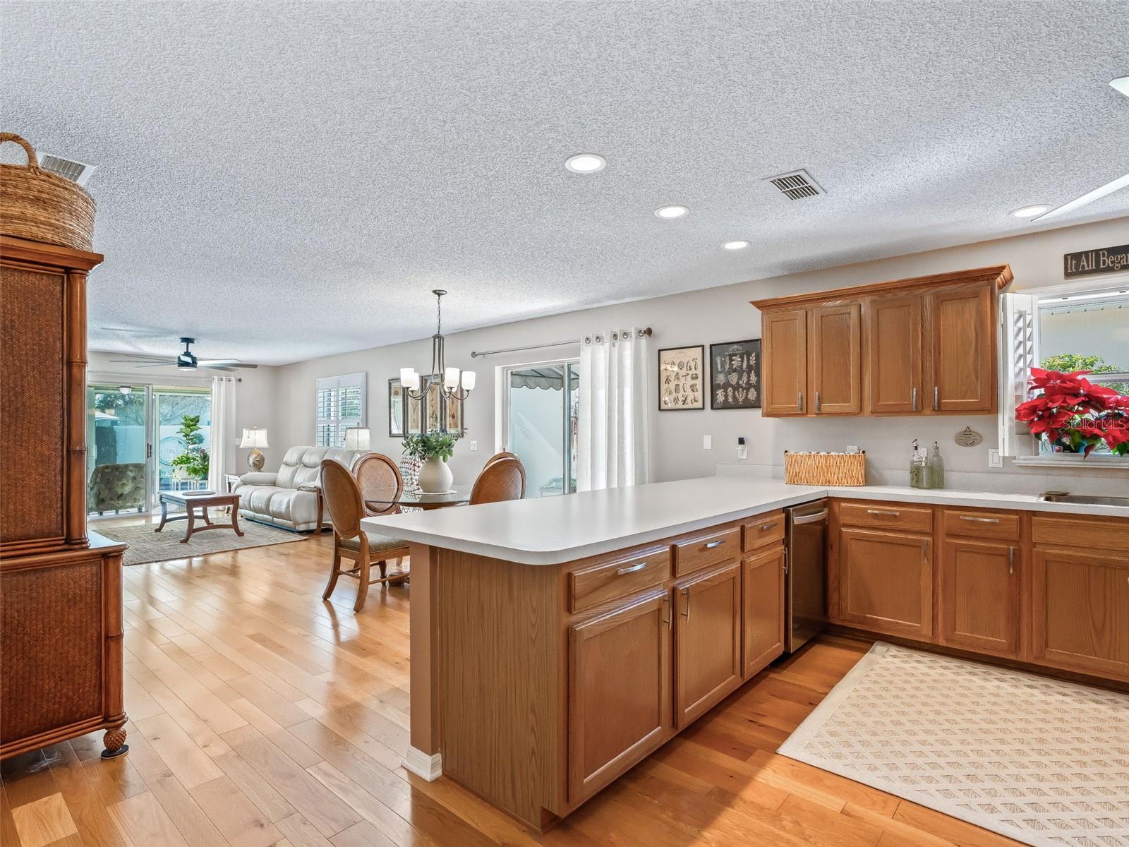 Image 5 of 44 For 1407 Montez Loop