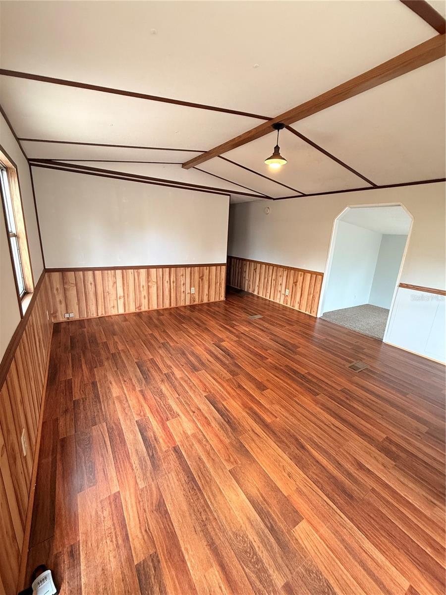 Image 6 of 31 For 14820 100th Terrace