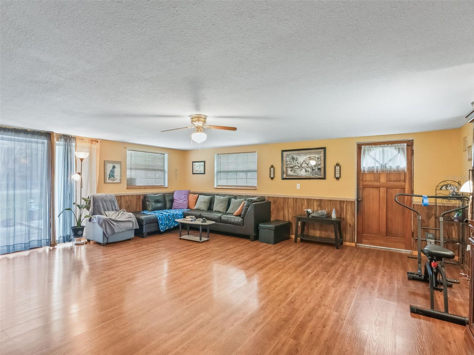 Image 14 of 39 For 2800 52nd Street