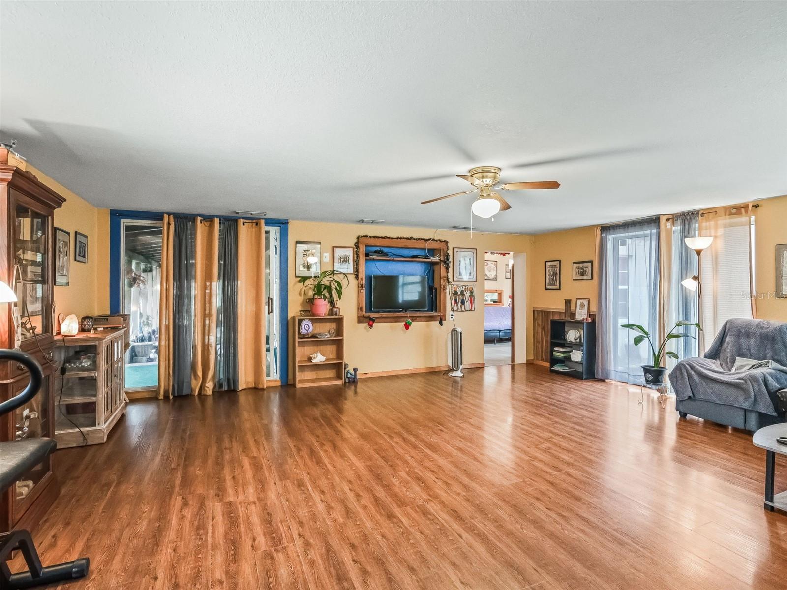 Image 15 of 39 For 2800 52nd Street