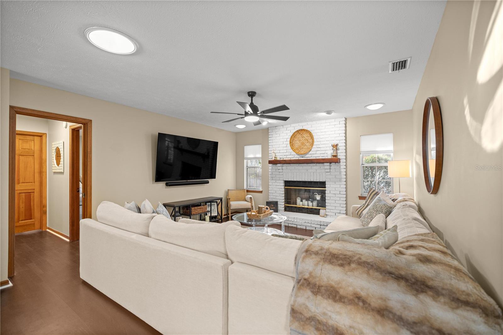 Image 14 of 43 For 985 50th Avenue