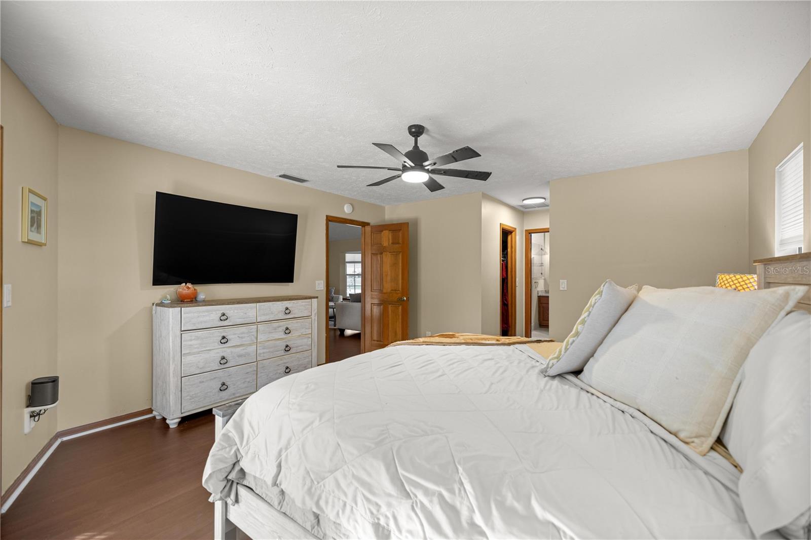 Image 27 of 43 For 985 50th Avenue