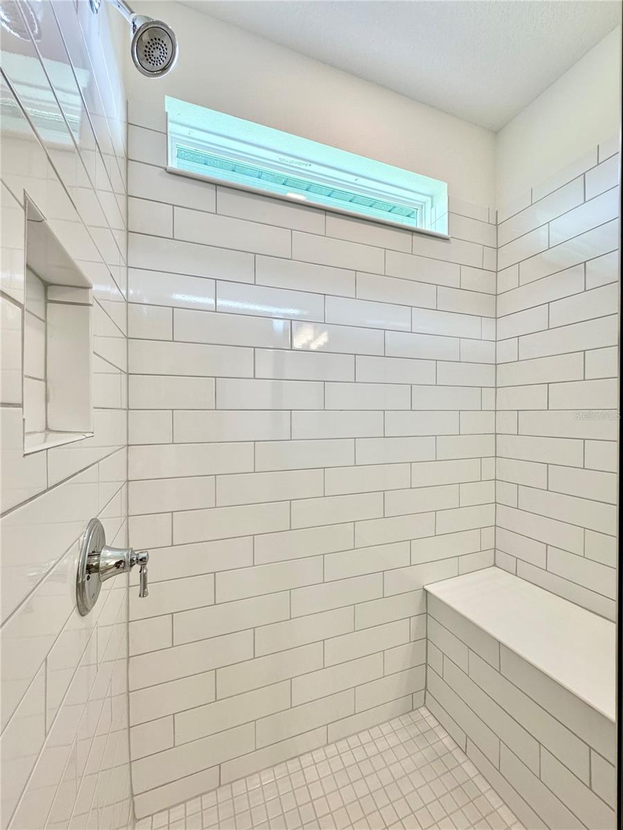 Image 16 of 33 For 5543 85th Avenue Road