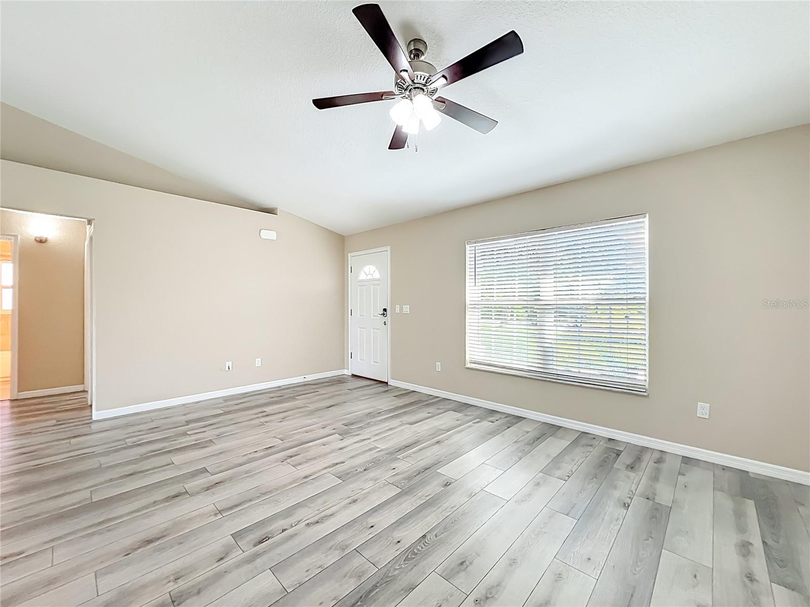 Image 11 of 45 For 1954 21 Avenue