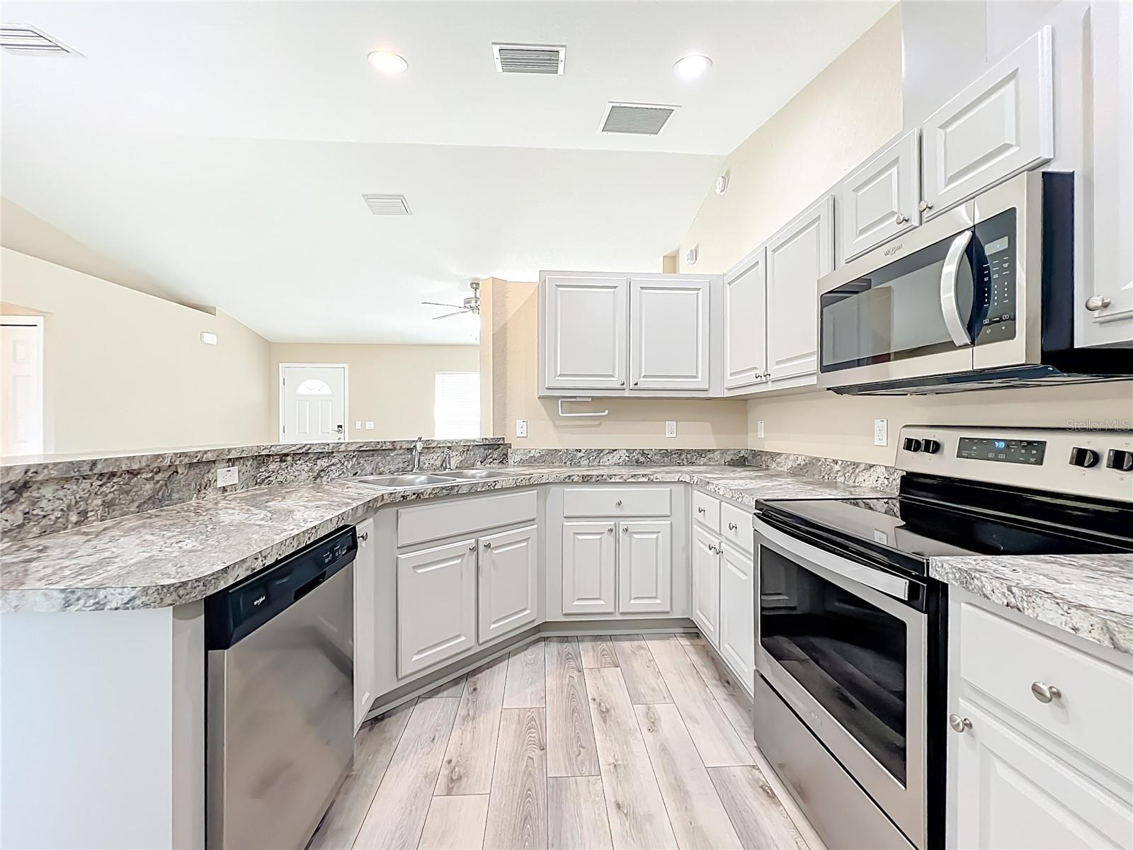 Image 17 of 45 For 1954 21 Avenue