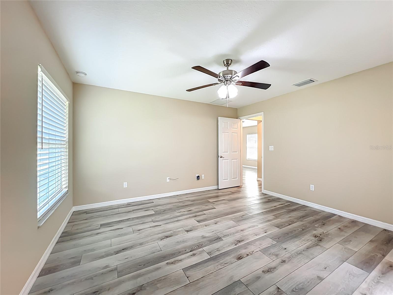 Image 31 of 45 For 1954 21 Avenue