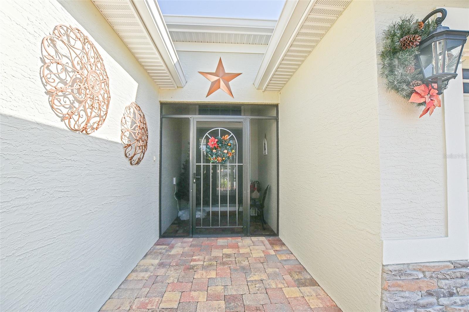 Image 19 of 77 For 10158 Julia Isles Avenue