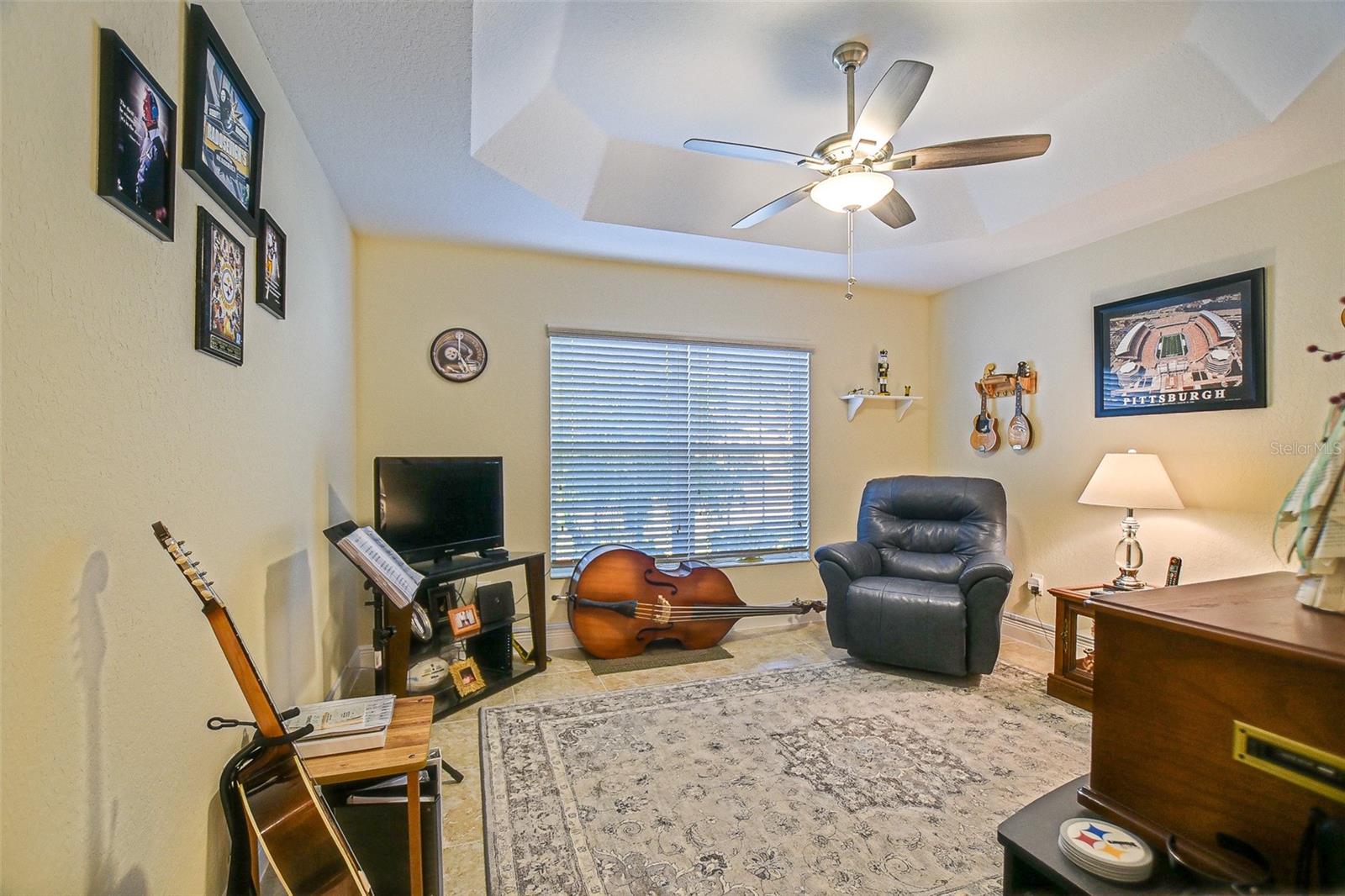 Image 26 of 77 For 10158 Julia Isles Avenue