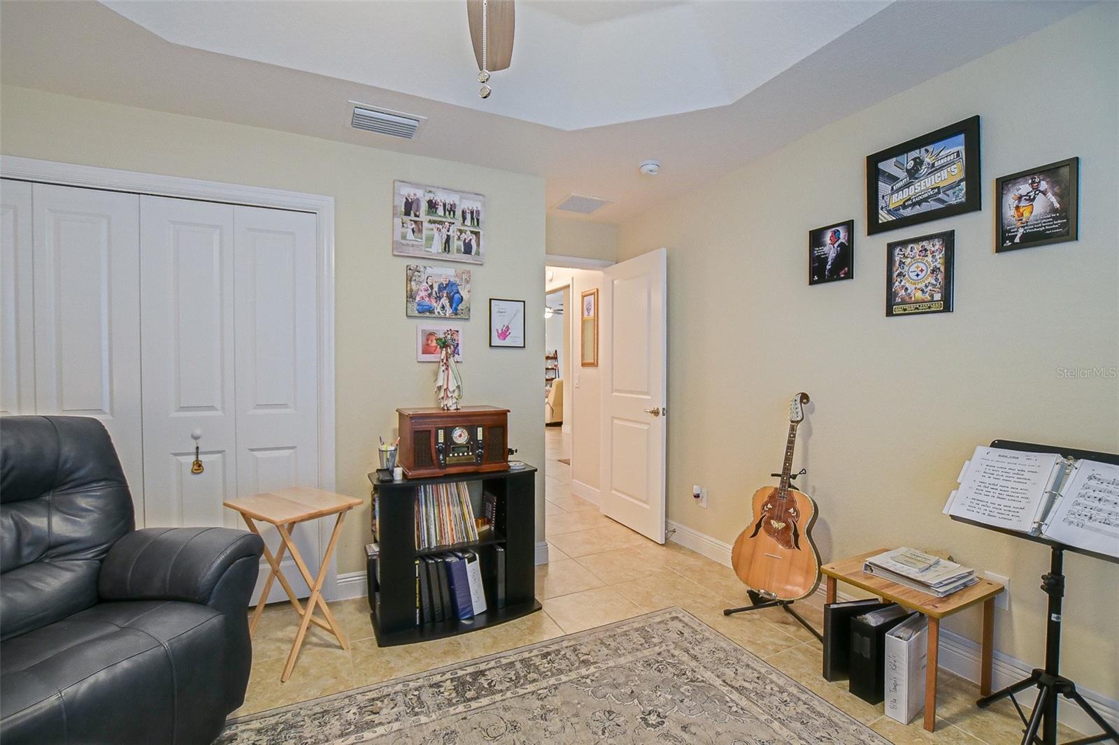 Image 27 of 77 For 10158 Julia Isles Avenue