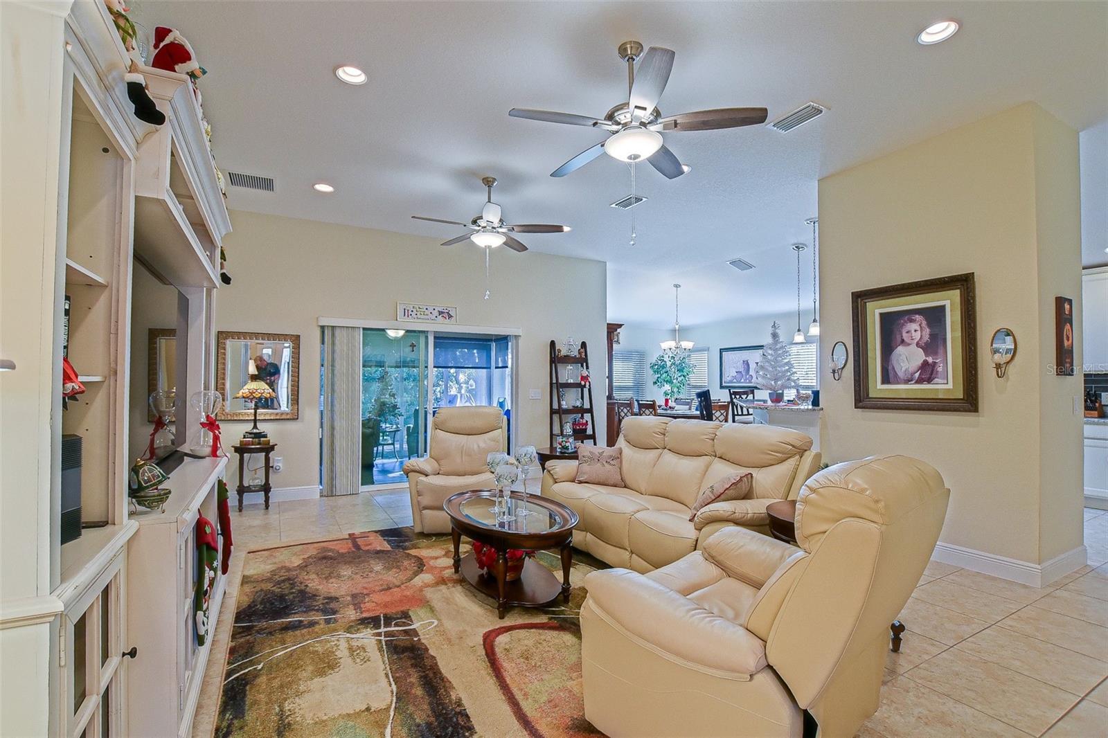 Image 33 of 77 For 10158 Julia Isles Avenue