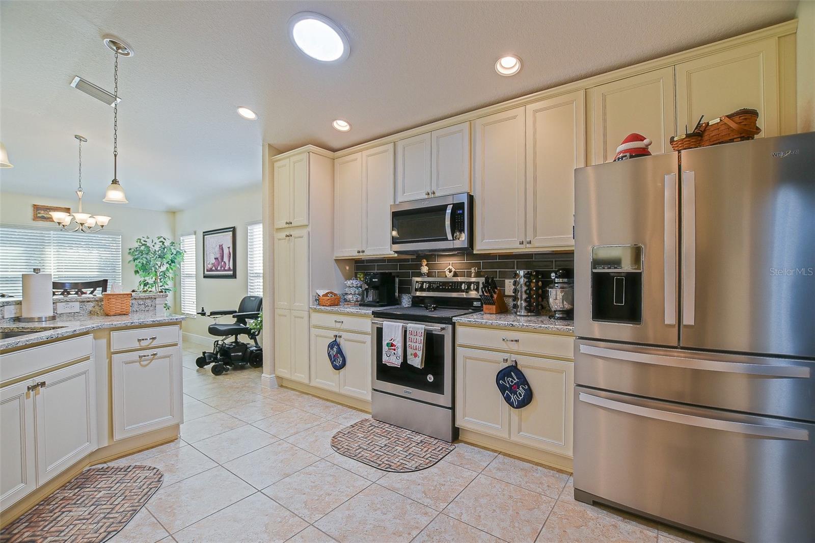 Image 39 of 77 For 10158 Julia Isles Avenue