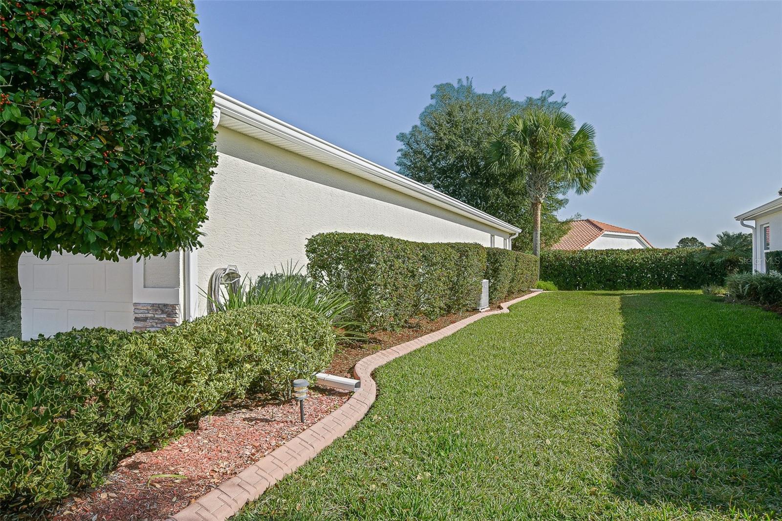 Image 4 of 77 For 10158 Julia Isles Avenue